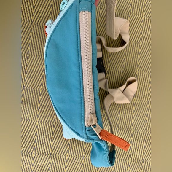 KITH x Columbia Popo Sling Bag Belt Bag Teal Fanny Pack  NWT Sold-Out - Picture 5 of 11